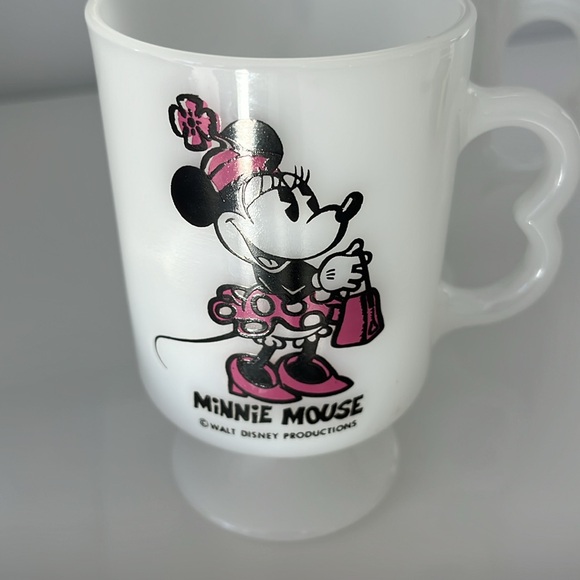 Vintage Mickey & Minnie Pedestal Milk Glass Coffee Mugs Set Pair - Picture 12 of 13